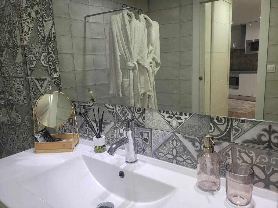 Apartamento Lirio De Agua Granada Centro Appartement Buitenkant foto